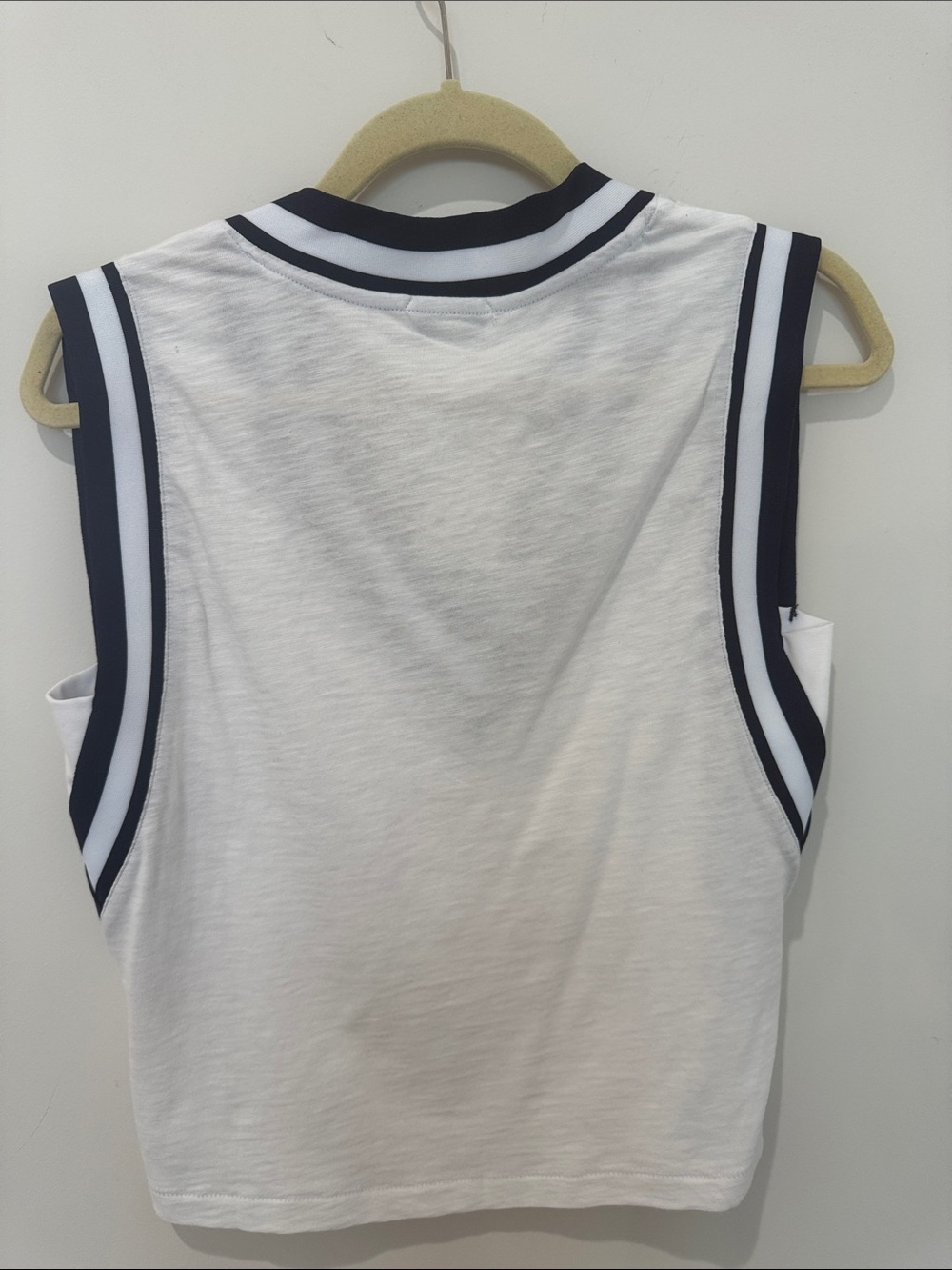 Evereve Callie Varsity V-Neck Tank - White & Navy NWT XS - Picture 4 of 5